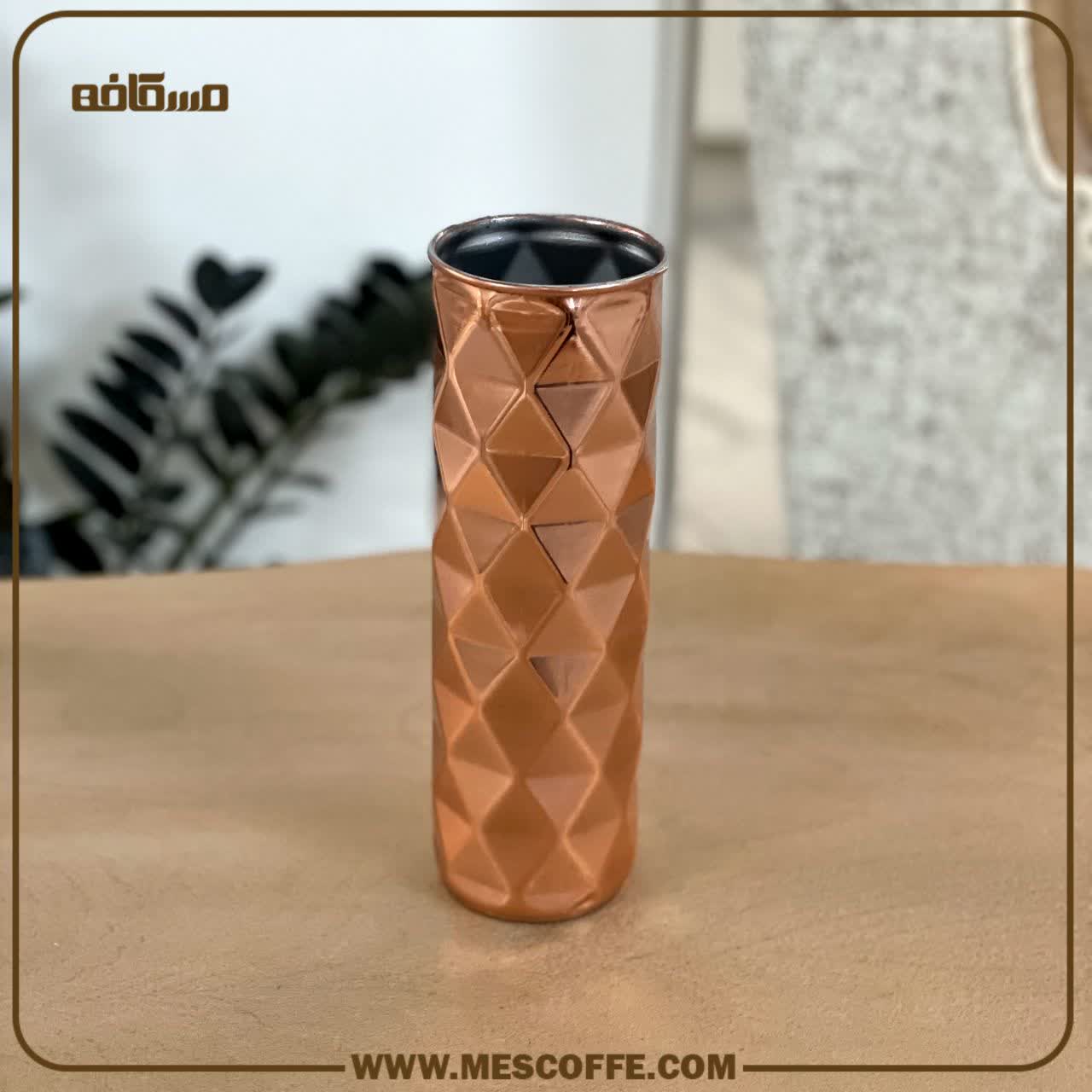 صفحه اصلی 9 گلدان دکوری مسی
